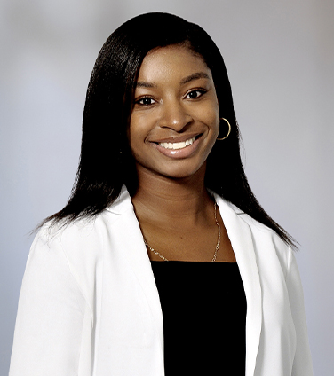 Alumna Kiana Blake (BA '18, JD '22) is committed to serving the community by giving back