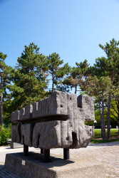 campus-walk-sculpture