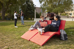 commons-red-chairs-students4