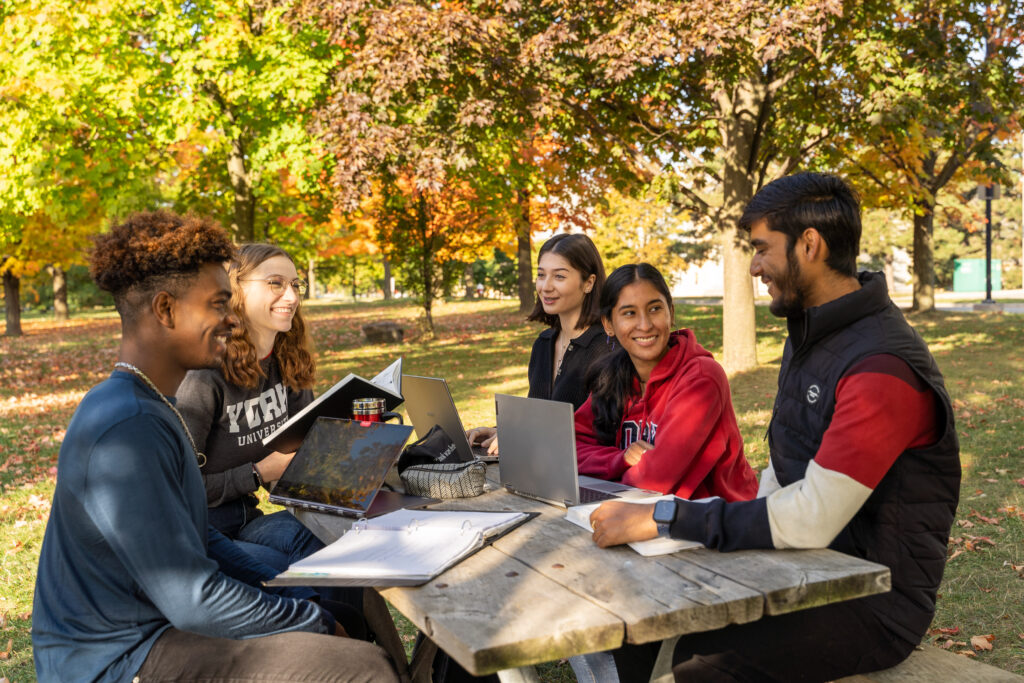 arboretum-students-bench1