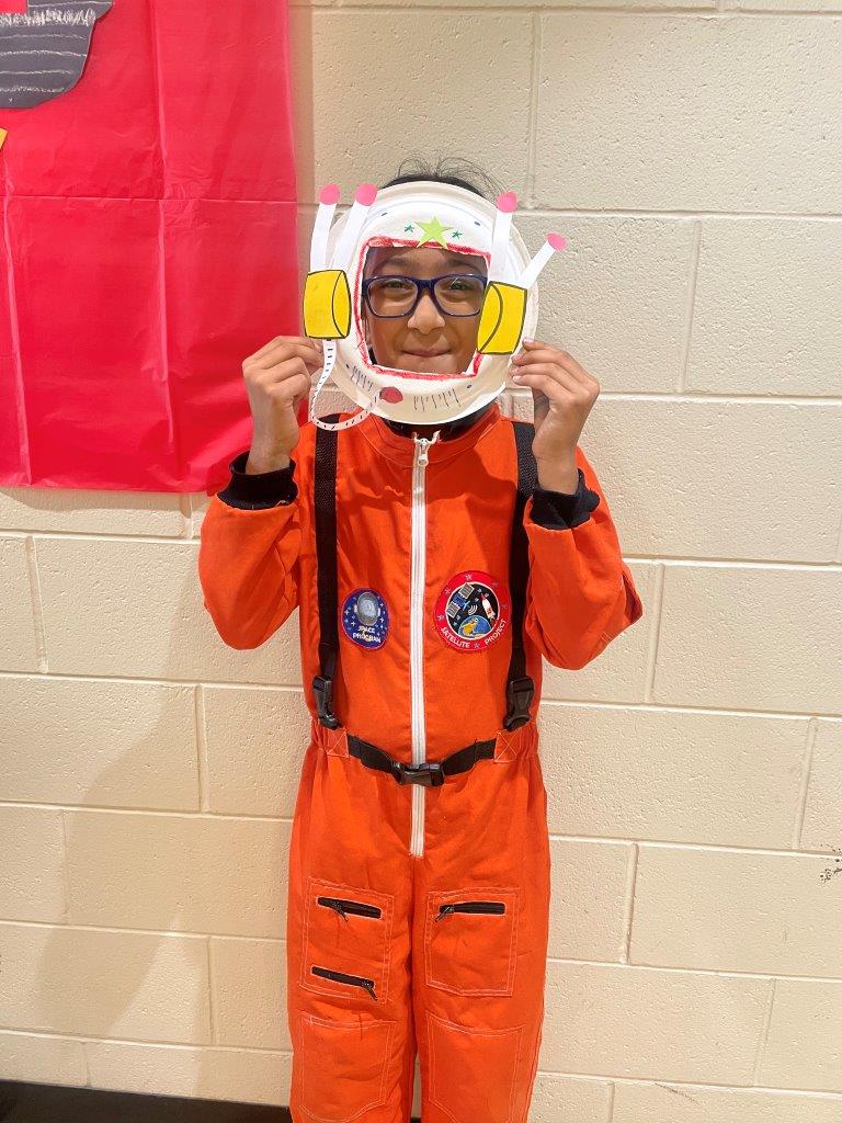 Student in grade 3/4 Space Adventures camp
